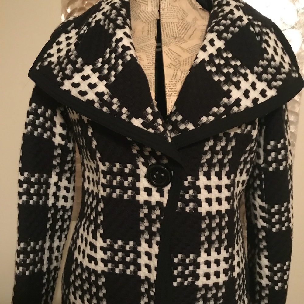 ⭐️Classy Black & White Herringbone Jacket⭐️ - Picture 5 of 7